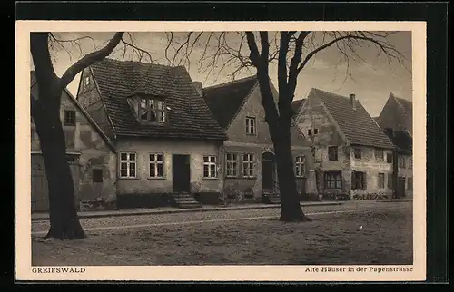 AK Greifswald, alte Häuser in der Papenstrasse