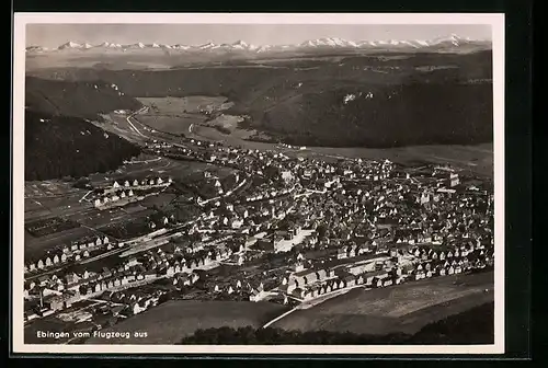 AK Ebingen / Württb., Flugzeugaufnahme des Ortes
