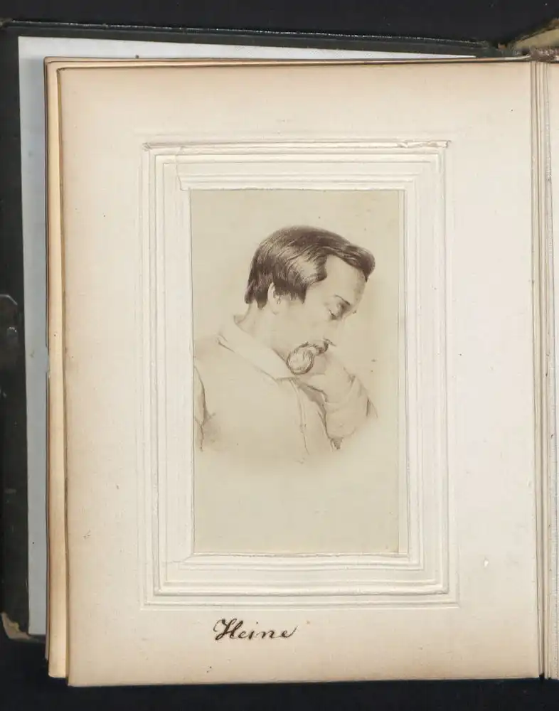 Fotoalbum 30 Portrait-Fotografien berühmte Personen: Humboldt, Heine, Charlotte Kästner, Shakespeare, Dürer, Goethe u.a. 2