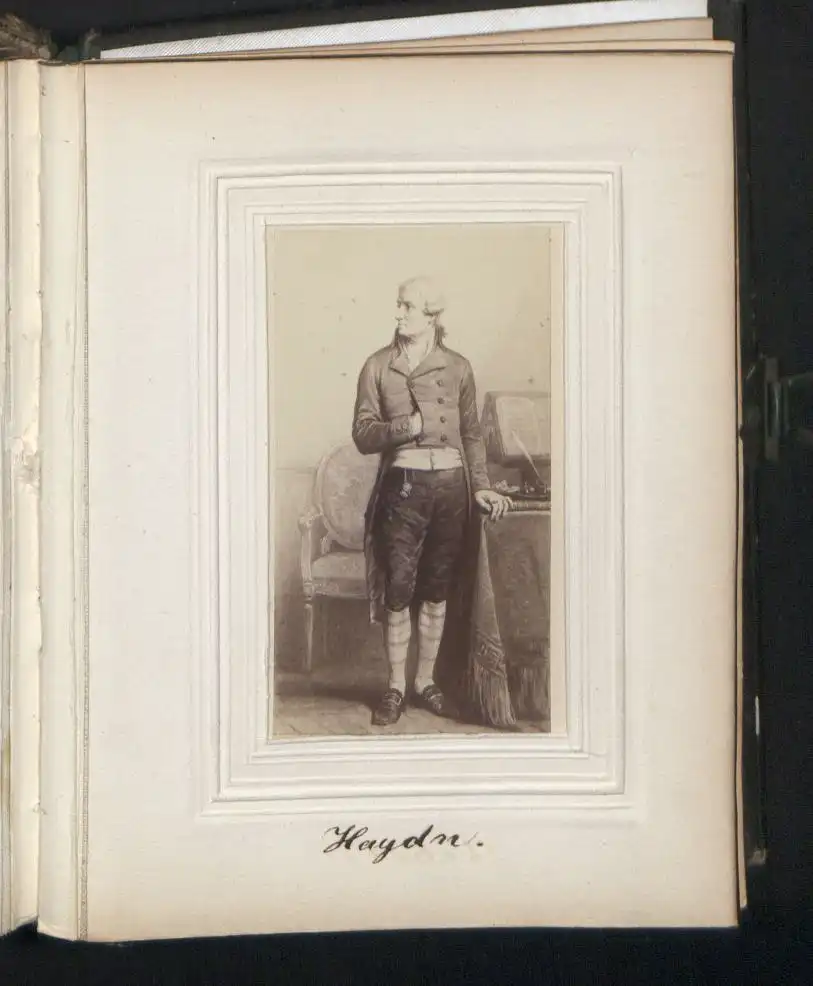 Fotoalbum 30 Portrait-Fotografien berühmte Personen: Humboldt, Heine, Charlotte Kästner, Shakespeare, Dürer, Goethe u.a. 29