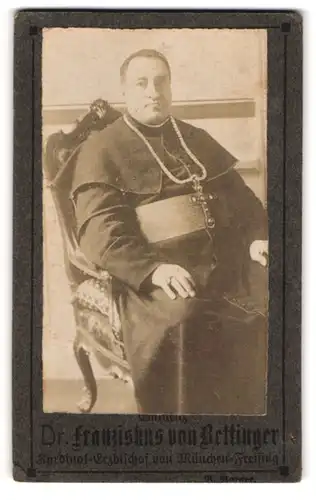 Fotografie B- Bürger, München, Portrait Dr. Franziskus von Bettinger, Kardinal-Erzbischof von München-Freising, 1915