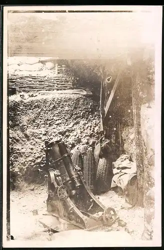 Fotografie 1.WK, Minenwerfer in einem Schützengraben, Trench War, Mine Thrower