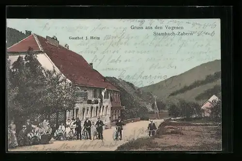 AK Stambach-Zabern, Gasthof J. Heitz mit Strasse, Gästen und Radfahrer-Gruppe