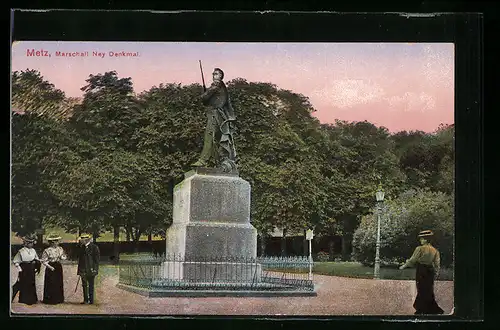 AK Metz, Marschall Ney-Denkmal mit Besuchern