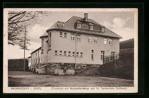 AK Brunndöbra i. V., Turnhalle mit Wanderherberge des 14. Turnkreises Sachsen