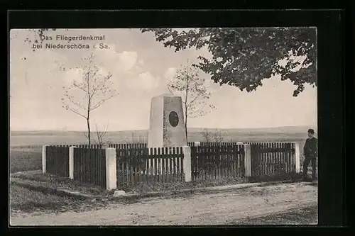 AK Niederschöna /Sa., Das Fliegerdenkmal