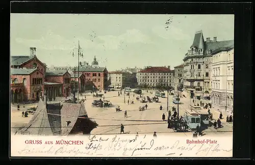 AK München, Bahnhof-Platz mit Strassenbahnen