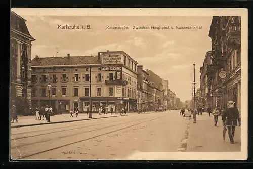 AK Karlsruhe, Kaiserstrasse Zwischen Hauptpost & Kaiserdenkmal