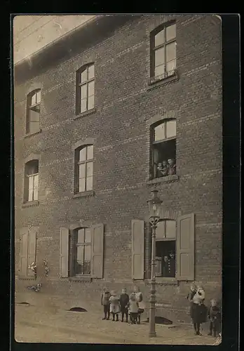 Foto-AK Marten, Wohnhaus Dortmunderstrasse, davor Kinder