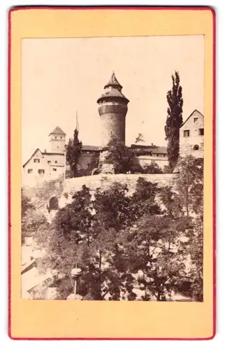 Fotografie unbekannter Fotograf, Ansicht Nürnberg, Blick auf den Turm der Burg