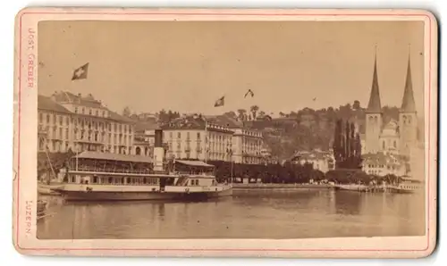 Fotografie Jost. Greber, Luzern, Ansicht Luzern, Ausflugsdampfer Italia im Hafen am Hotel, 1888