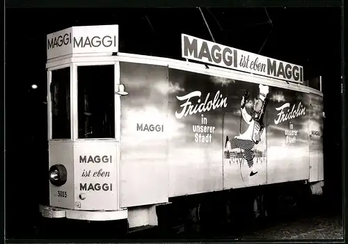 Fotografie C. Hartzenbusch, Junkersdorf, Strassenbahn-Triebwagen Nr. 3003 mit Maggi-Reklame & Werbefigur Fridolin