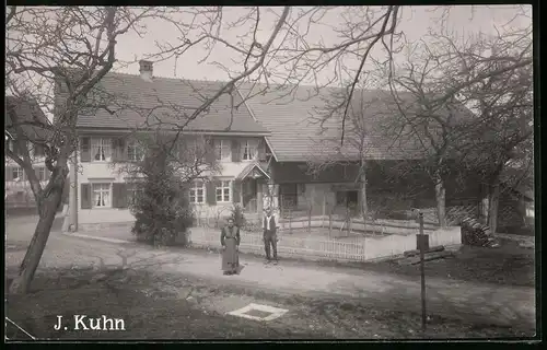 Fotografie unbekannter Fotograf, Ansicht Herrenberg, Gehöft von J. Kuhn, Wohn - und Bauernhaus