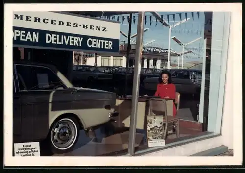 Fotografie Mercedes Benz Auto Delivery Center, Schild: A Most rewarding part of owning a Volvo is selling it