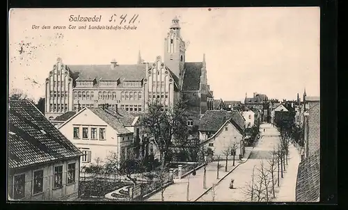 AK Salzwedel, Strassenpartie vor dem neuen Tor und Landwirtschafts-Schule