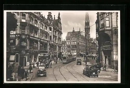 AK Berlin, Gertraudtenstrasse mit Strassenbahn und Autos