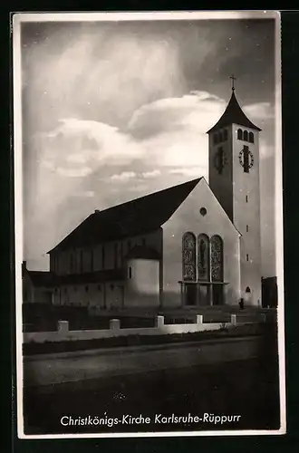 AK Karlsruhe-Rüppurr, Christkönigs-Kirche mit Strasse