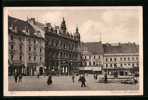 AK Eger, Marktplatz mit Brunnen und Leuten