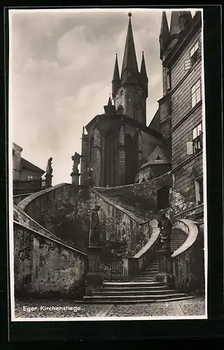 AK Eger, Kirchenstiege mit der Kirche