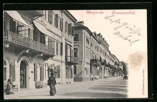 AK Franzensbad, Strasse Morgenzeile mit Hotel Belvedere