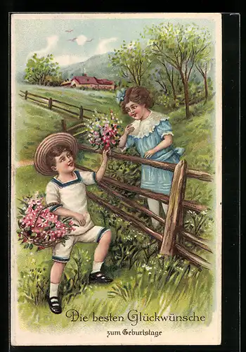 AK Glückwünsche zum Geburtstag, Junge überreicht Mädchen Blumenstrauss