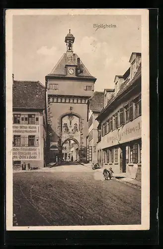 AK Bietigheim, Ortsansicht mit Stadttor