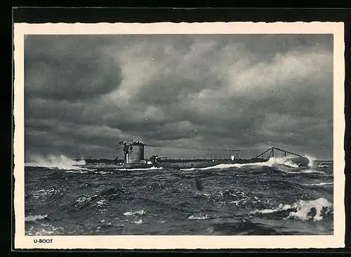 AK U-Boot der Kriegsmarine in voller Fahrt