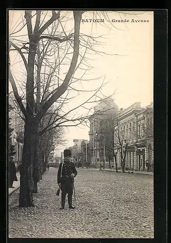 AK Batoum, Grande Avenue, Soldat in Uniform