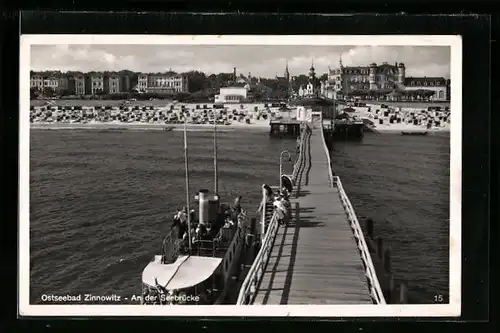 AK Ostseebad Zinnowitz, Blick auf die Kurhäuser von der Seebrücke aus