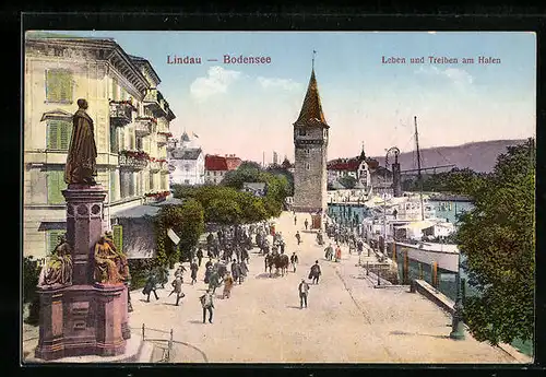 AK Lindau am Bodensee, Leben und Treiben am Hafen, am Denkmal