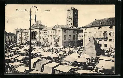 AK Karlsruhe, Stände auf dem Markt mit Pyramide