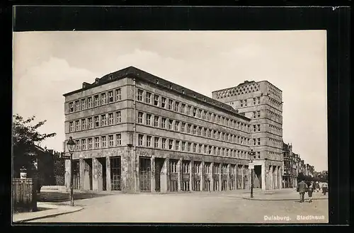 AK Duisburg, auf der Strasse vor dem Stadthaus