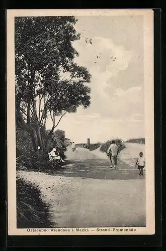 AK Ostseebad Arendsee i. Meckl., Strand-Promenade mit Passanten