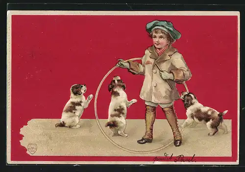 Präge-AK Kind mit Spielzeug-Reif und drei Hundewelpen