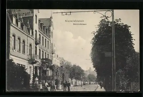 AK Niederlahnstein, Bahnhofstrasse mit Hotel-Restaurant