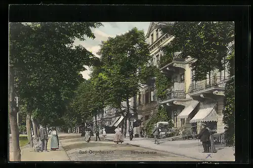 AK Bad Oeynhausen, Flaneure auf der Herforderstrasse