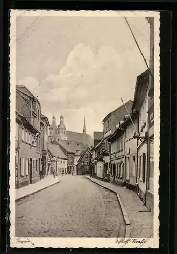 AK Pegau, Schloss-Strasse mit Blick zur Kirche