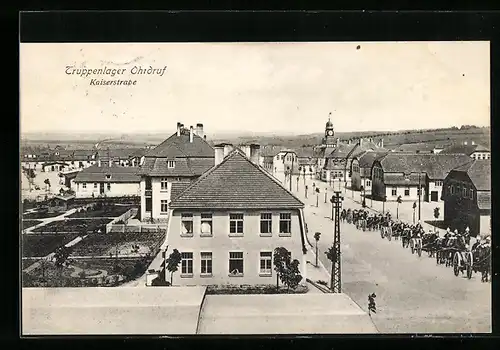 AK Ohrdruf, Truppenlager, Marsch in der Kaiserstrasse