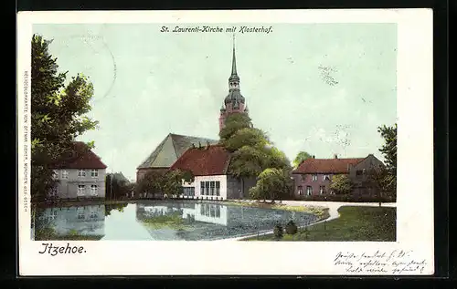 AK Itzehoe / Holst., St. Laurenti-Kirche mit Klosterhof