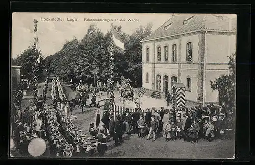 AK Hamburg-Lokstedt, Lockstedter Lager, Fahnenabbringen an der Wache