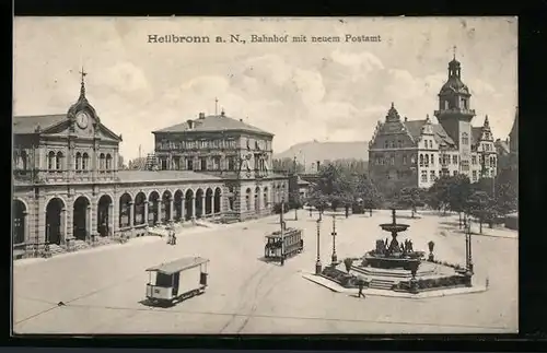 AK Heilbronn a. N., Bahnhof mit Postamt und Strassenbahn aus der Vogelschau