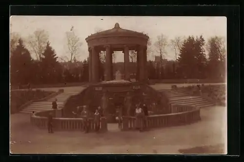 AK Bad Homburg, Kurpark mit Besuchern