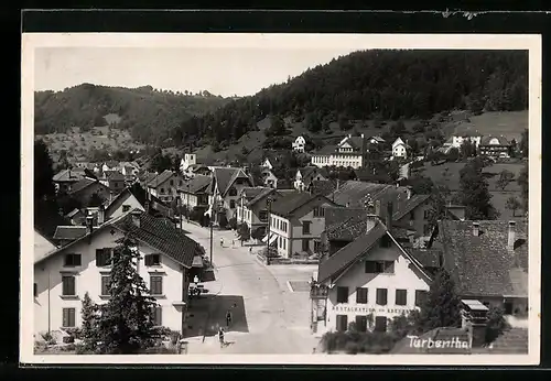 AK Turbenthal, Ortsansicht mit Restaurant und Strasse aus der Vogelschau