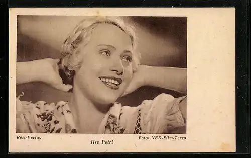 AK Schauspielerin Ilse Petri mit bezauberndem Lächeln