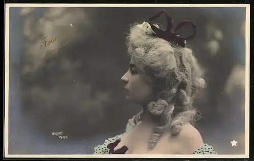 AK Schauspielerin Fournier im Profil mit Schleife