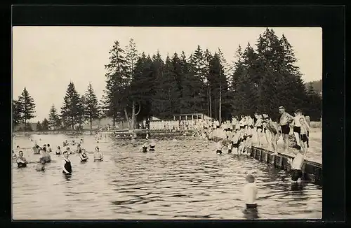 AK St. Georgen, Kinder im Schwimmbad