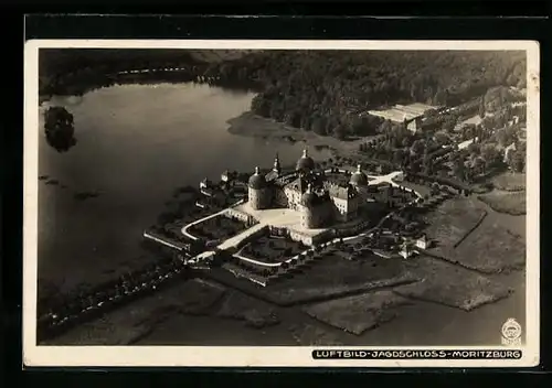 Foto-AK Walter Hahn, Dresden, Nr. 3781: Moritzburg, Fliegeraufnahme vom Jagdschloss