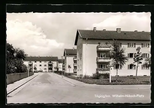 AK Töging / Inn., Wilhelm-Hübsch-Platz mit Wohnhäusern