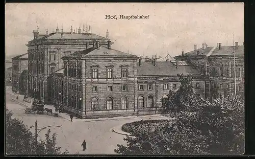 AK Hof, Hauptbahnhof mit Strasse aus der Vogelschau