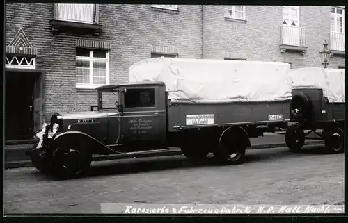 Fotografie unbekannter Fotograf, Ansicht Köln, Lastwagen Opel Blitz, LKW mit Aufbau der Karosserie - & Fahrzeugfabrik 